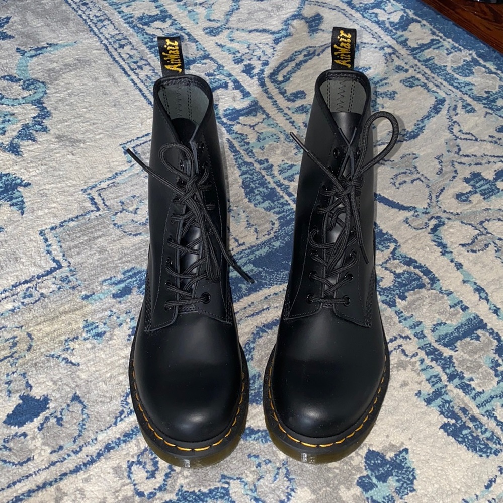 Dr. Martens 1460 Women’s Smooth Leather Boots